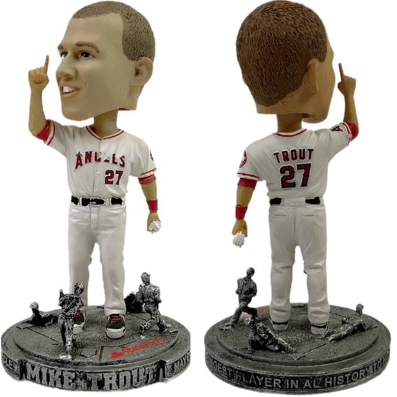 Free Gifts Vintage Mike Trout 27 Bobblehead LA Anaheim Angels & 2 Drink Pitchers - Picture 3 of 8